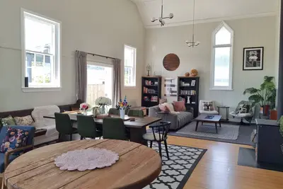 Image de A stunningly restored Church-3 bedrooms/2. 5 bathrooms-Spacious/Internet/Smart Tv