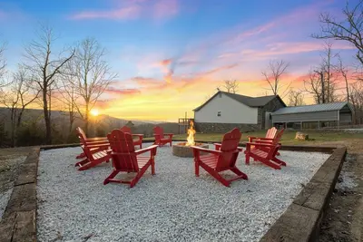 Image de The Bright Outlook, Family Fun w/ climbing wall, fire pit and large back deck