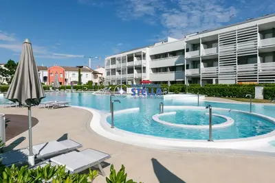 Laguna Park °central area+pool°