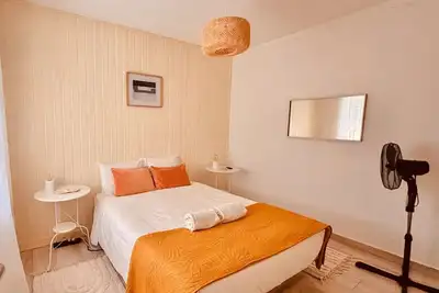 Image de Cosy 2br Beach Condo with Private Patio Steps from the Beach