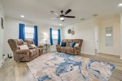 Image de Hiking, Blackjack & More! Charming Home in Grover