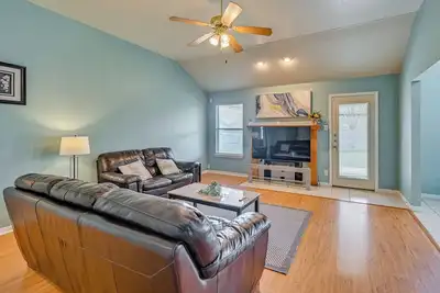 Image de 8 Mi to Fort Hood! Family Home w/ Patio & Yard