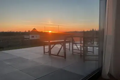 Image de Stylish Japandi Home | Sleeps 8 | Bathrooms 2 | Garden