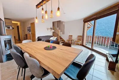 Grand duplex proche Super Châtel