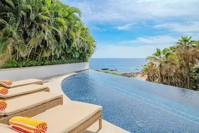 Image de Villa Palma & Villa Mareas: Beachfront Luxury Duo in Cabo Bello. Promos avail.