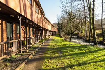 Image de Cabin No. 7 - Salt And Fern Cabins, family friendly in Port Talbot