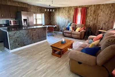 Image de Cozy Country Home- Open Skies and Farmland view