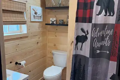 Image de Welcome to our brand new cabins. They are in a quiet, peaceful country setting.