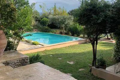 Image de Villa hauteur de Lauris piscine débordement sans vis à vis