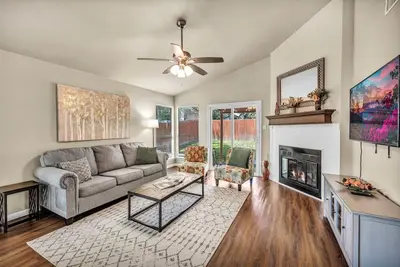 Image de Spacious 3br/2ba Austin Home - Domain, Q2 & St. David's Nearby