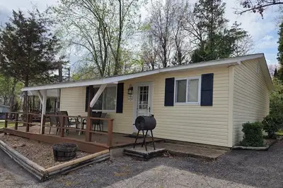 Image de Lake Norfork Cottage #6 at Teal Point Resort with Dazzling Views of Lake Norfork/Private Lake Acc