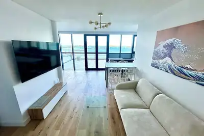 Image de Appartement centre-ville avec vue panoramique sur mer