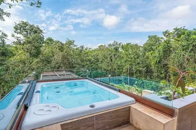 Image de Top level apartment with jacuzzi, gym, & tennis courts