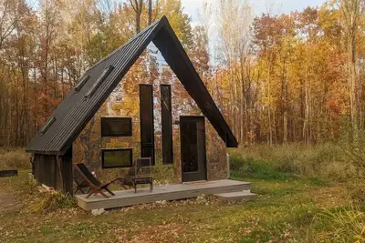 Image de Cozy+Romantic modern A-Frame-4 acres w/fireplace