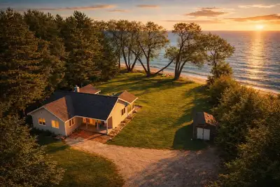 Image de Driftwood Cottage | Lake Michigan Sauna + Fire Pit