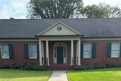 Image de The Magistrate is close to everything. Great outdoor space.