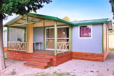Image de Chalet | Classic | 3 Ch. | 6 pers. | Terrasse couverte | A/C | Tv