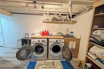 Image de 3-bedroom house in North Deering Portland