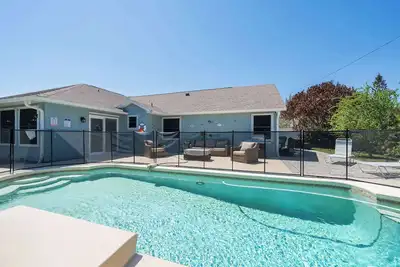 Image de Spacious 5br Pool Oasis Near Disney Resort