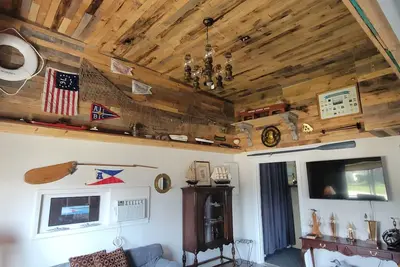 Image de Algonac Corner Cottage – Walk to River, Boat Launch & Downtown