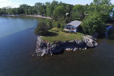 Image de Koala Escape St Albans - Lake Champlain Bluff Cottage w Sunrise Views