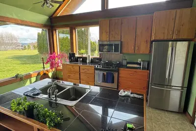 Image de Ocean View Retreat 1006 Jekyll on 2 Private Acres in Port McNeill