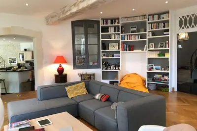 Image de Magnifique maison hyper calme comme à la campagne en plein coeur de Cognac!