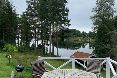 Charming svensk stuga vid sjö