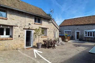 Image de Maisonnette de charme indépendante avec piscine à proximité des sites d'escalade