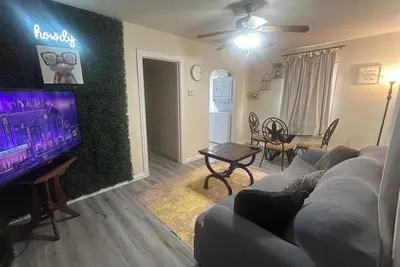 Image de Houston Heights Love Park Cottages - 2br/1ba