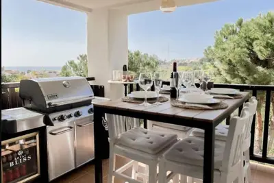 Image de Spacious family Home, sea view terrace, pool & 2 parking spaces