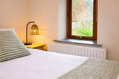 Image de Secluded Stone Cottage - Countryside Escape - Log Burner & Garden