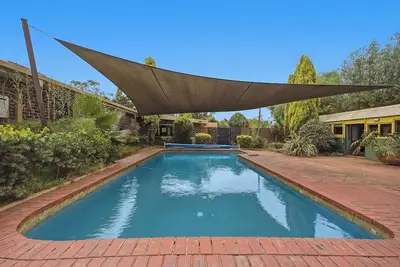 Image de Huge 5 Bed Party House: Pool/Renovated Tram/Bar/Games Room/Family Stay