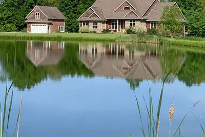 Image de 32 Acre Luxury Retreat near Ashland - Heated Pool, Hot tub, Pond - Sleeps 18