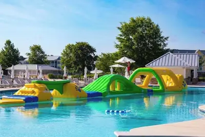 Image de New - Spacious Delaware Stunner with Panoramic Golf Course Views