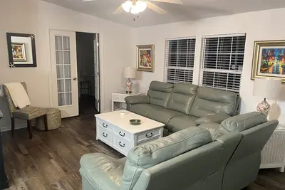 Image de Cypress Lakes Gator Retreat come enjoy your stay!