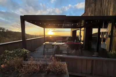Image de Maison avec piscine et vue imprenable – 10 pers