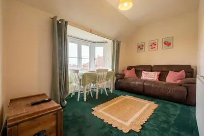 Image de New Forest getaway just two minutes from the station