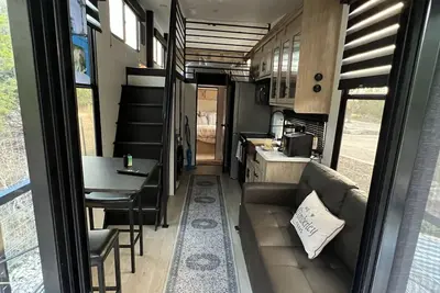 Image de Blancobreeze – Luxury Rv | Pool + Clubhouse Access