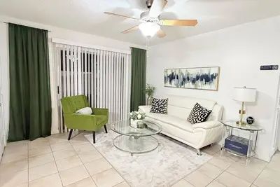 Image de Serene 2-bedroom apartment with Ac in charming Brandon