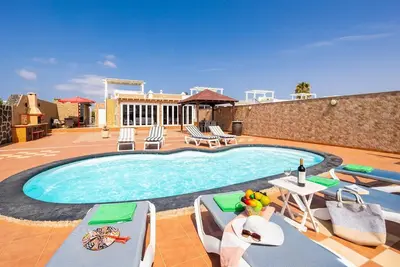 Image de Villa Marisol with air con and private heated pool