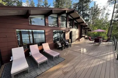 Image de Serene 5-bedroom cabin in Big Arm perfect for your getaway
