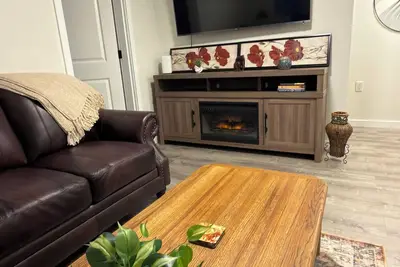 Image de Charming 3-Bedroom - Quiet Setting, with a Big Yard, and an Office/Craft Space