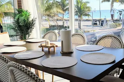Image de Spacious 5-bedroom Beach House with Private Pool