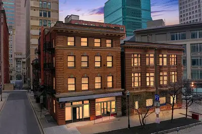 Image de Spacious Downtown 2br | Near Harbor & Stadiums
