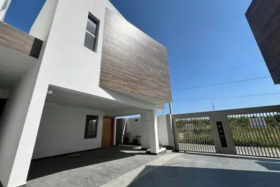 Image de 3-bedroom house in fantastic Santo Domingo Este with Ac