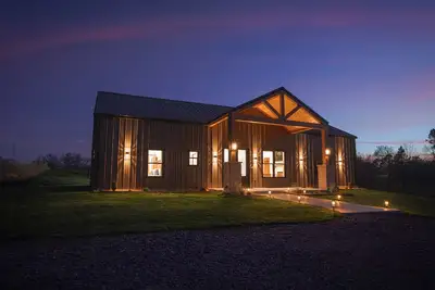 Image de The Horseshoe Lodge, a Brand New spacious modern retreat on 5 acres.