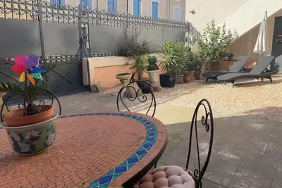 Image de Maison vigneronne avec terrasse, extérieur, proche plages et canal du Midi.