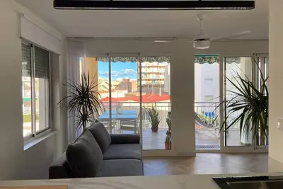 Image de Apartment 50 meters from the sea. Completely renovated.