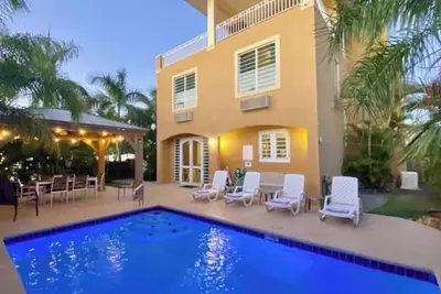 Image de Private Home Pool Ocean Views Steps to Beach